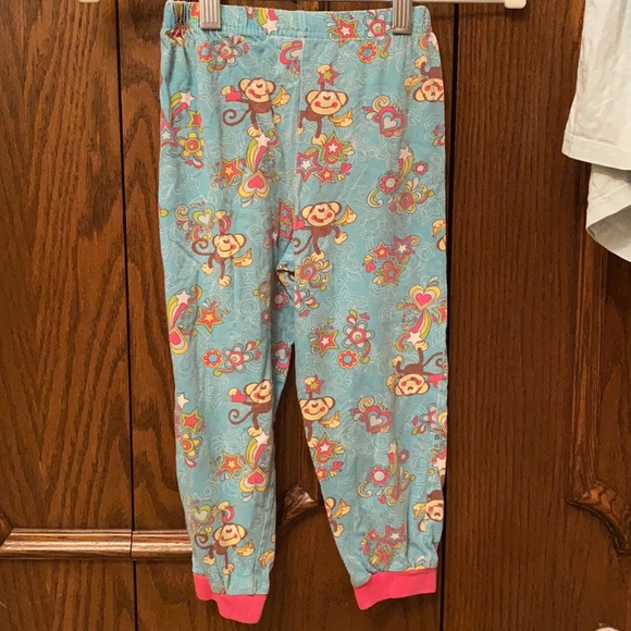 Cute & comfy monkey jammies size 3T - Picture 7 of 7